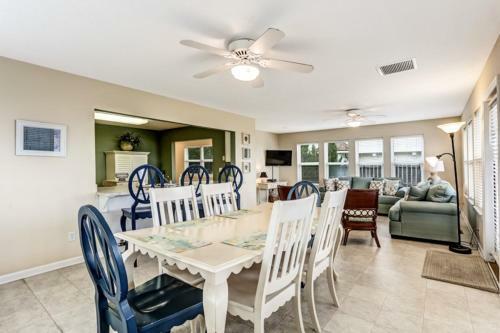 2922 South Fletcher