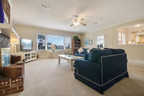 3690 South Fletcher