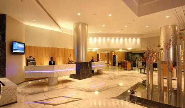 Hotel Savannah Sarovar Premiere