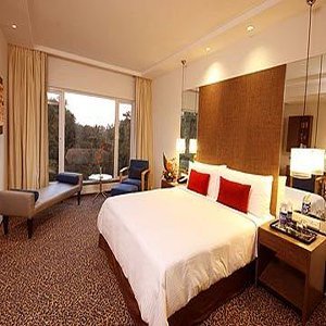 Hotel Savannah Sarovar Premiere