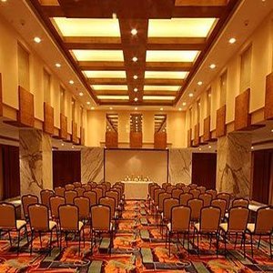 Hotel Savannah Sarovar Premiere