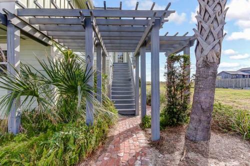 146 South Fletcher