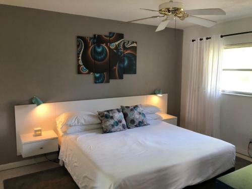Hotel Cheston House - A Gay Resort