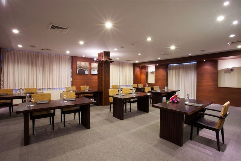 Hotel Alpina Phuket Nalina Resort & Spa