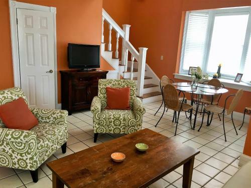 Posada Douglas House