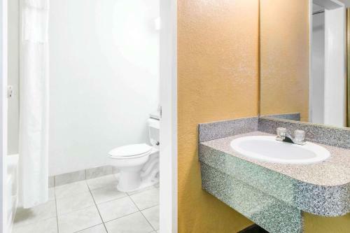 Motel Ramada Lake City