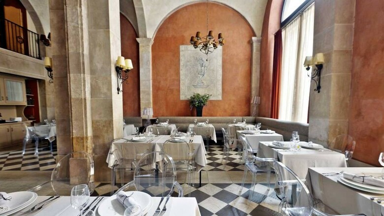 Hotel Duquesa De Cardona