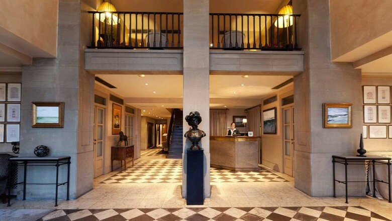 Hotel Duquesa De Cardona