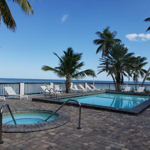 Hotel Rainbow Bend Resort