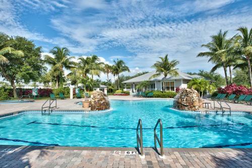 Apartamentos Catina Golf Condo At The Lely Resort