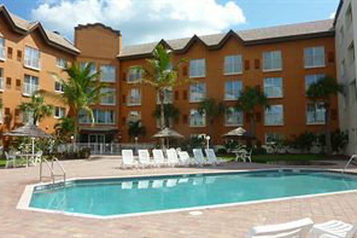 Hotel Holiday Inn Express Naples Downtown 5th Avenue