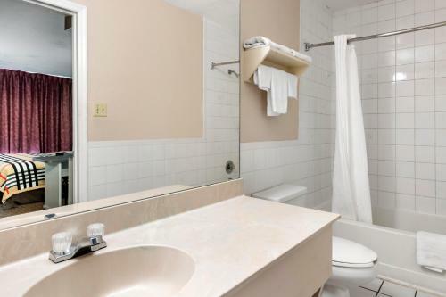 Motel Rodeway Inn - New Port Richey
