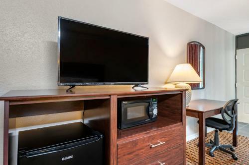 Motel Rodeway Inn - New Port Richey