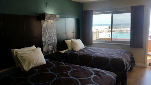 Driftwood Beach Motel