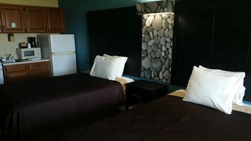 Driftwood Beach Motel