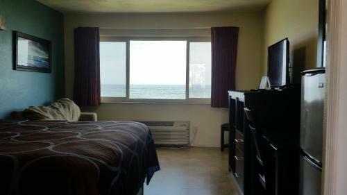 Driftwood Beach Motel