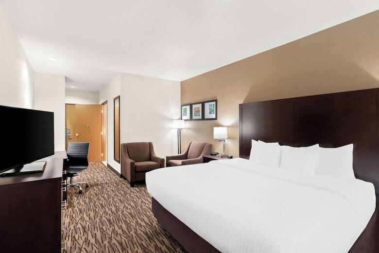 Hotel Comfort Suites Portland Airport