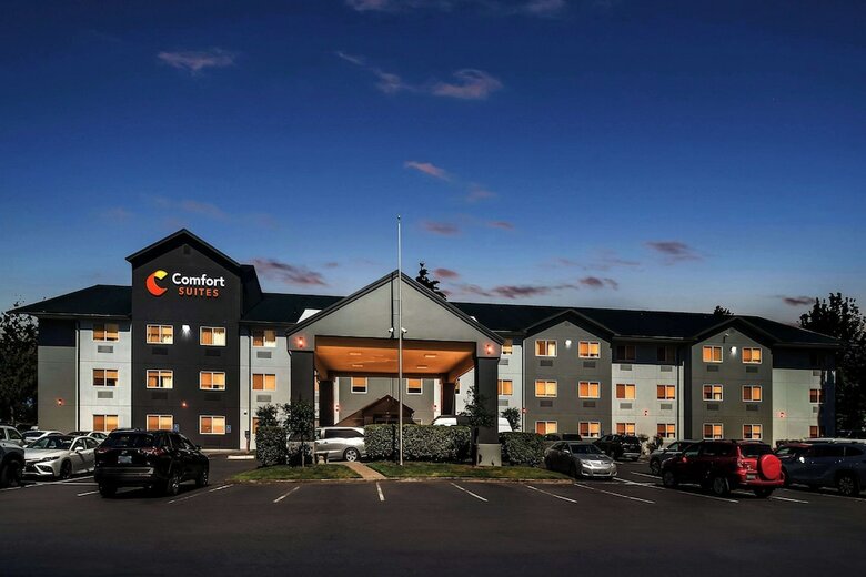 Hotel Comfort Suites Portland Airport