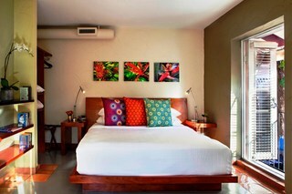 El Paseo Hotel