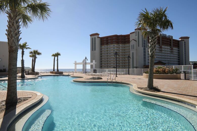 Aparthotel Laketown Wharf By Resort Collection