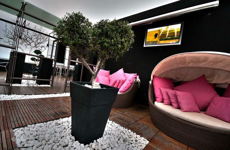 UNA Hotel One