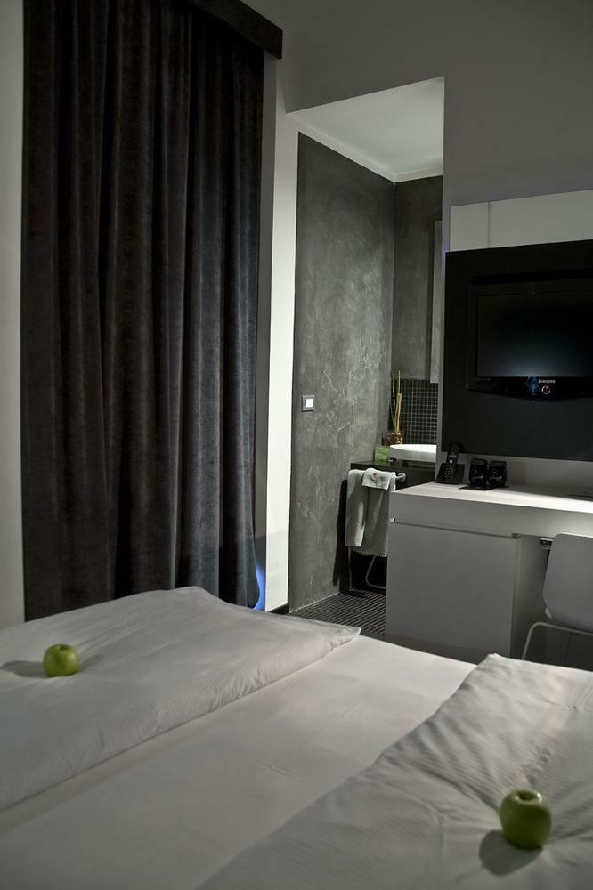 UNA Hotel One