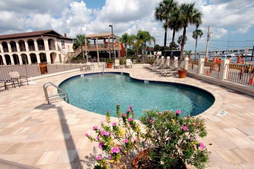 Hotel Bayfront Inn