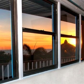 Plaza Beach Hotel - Beachfront Resort