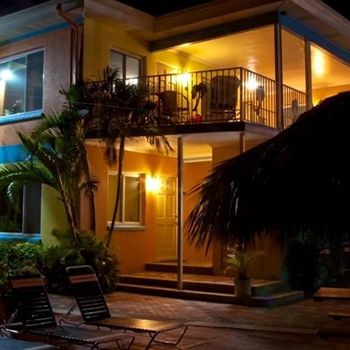 Bay Palms Waterfront Resort - Hotel And Marina