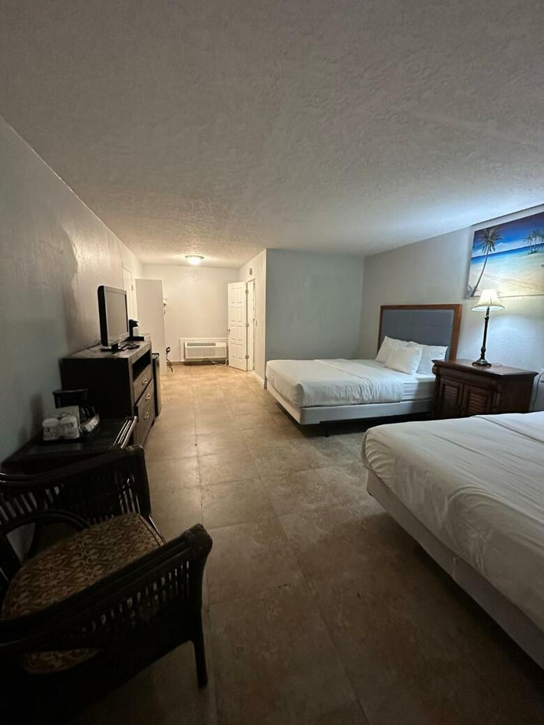 Hotel Tahitian Inn & Spa Tampa