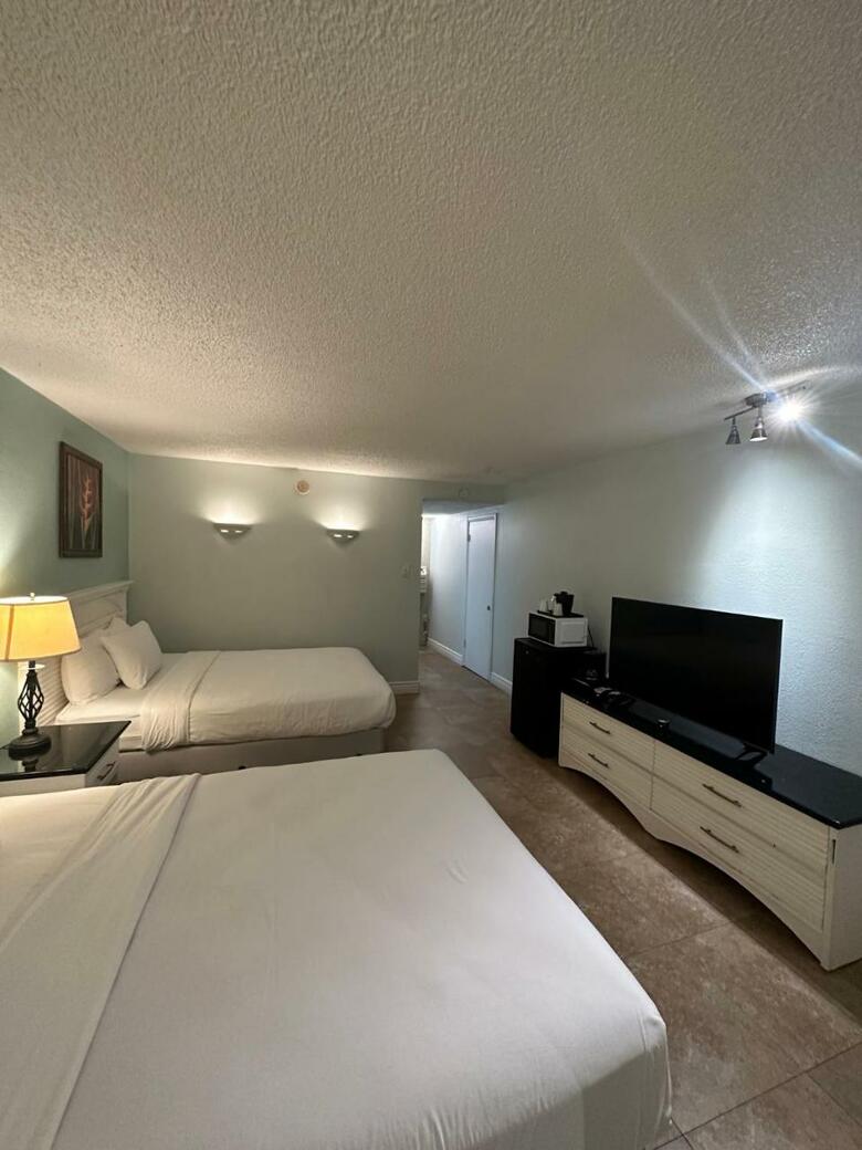 Hotel Tahitian Inn & Spa Tampa