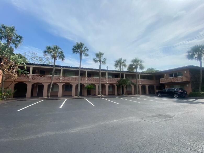 Hotel Tahitian Inn & Spa Tampa