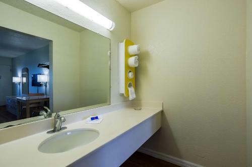 Motel 6 Spring Hill Weeki Wachee