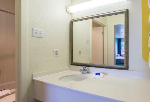 Motel 6 Spring Hill Weeki Wachee