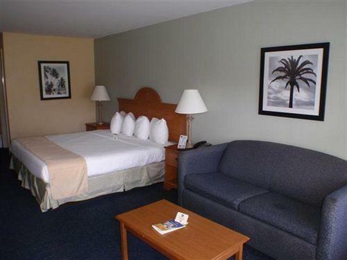 Hotel Vero Beach Inn & Suites