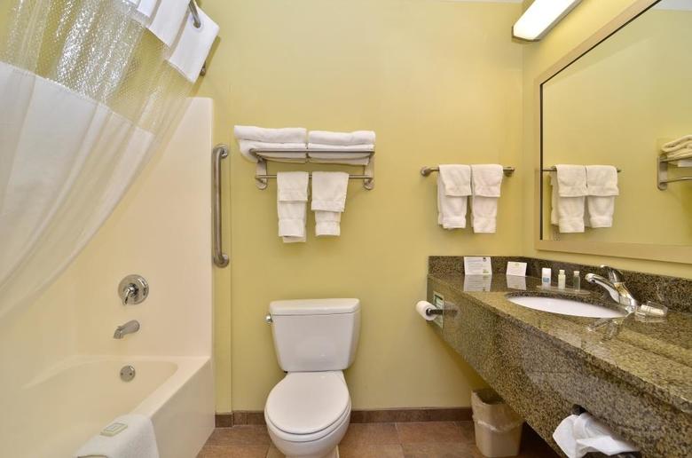 Hotel Best Western Plus Brunswick Inn & Suites