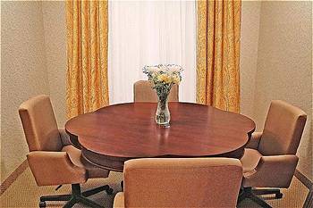 Holiday Inn Express Hotel & Suites Commerce-tanger Outlets