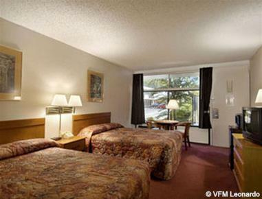 Hotel Howard Johnson Inn & Suites Columbus