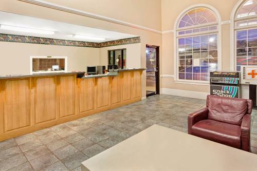 Motel Super 8 Marietta