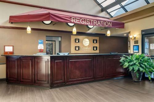 Hotel Comfort Inn And Suites