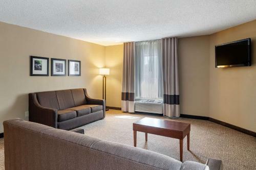 Hotel Comfort Inn And Suites