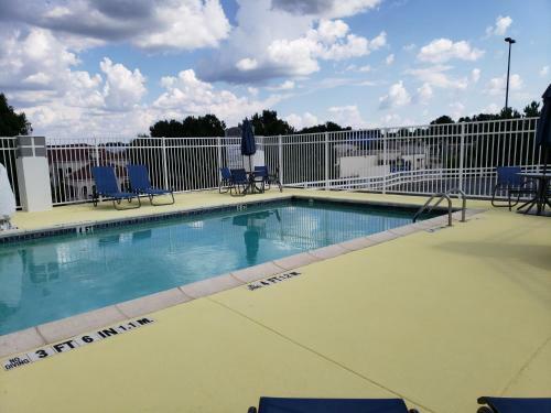 Hotel Days Inn & Suites