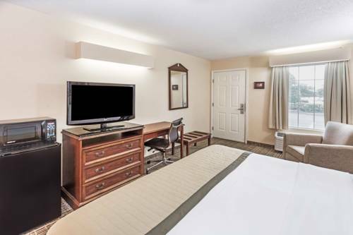 Motel Baymont Inn And Suites - Valdosta