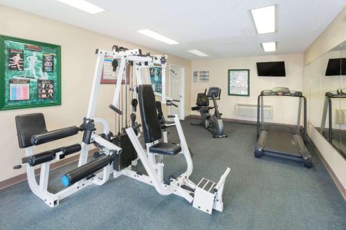 Motel Baymont Inn And Suites - Valdosta