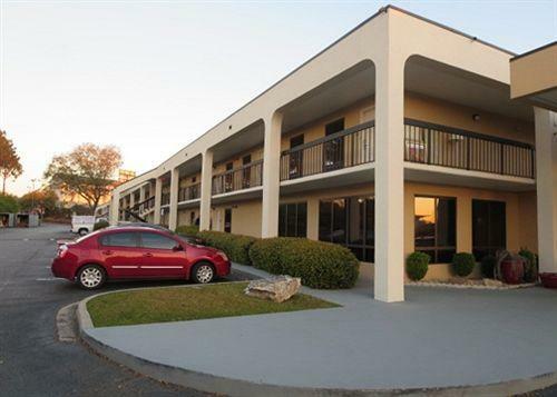 Hotel Quality Inn At The Mall - Valdosta