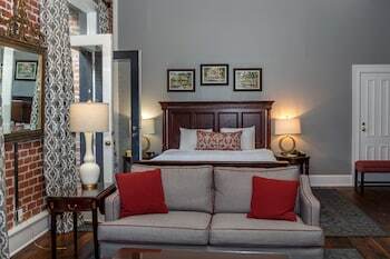 Bed & Breakfast East Bay Inn