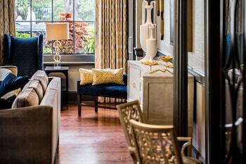 Bed & Breakfast East Bay Inn