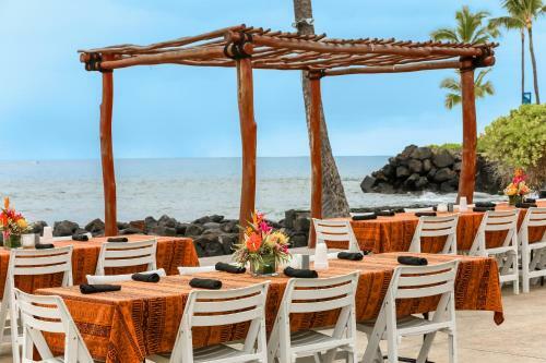 Courtyard By Marriott King Kamehameha's Kona Beach Hotel