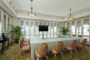 Hotel Moana Surfrider, A Westin Resort & Spa
