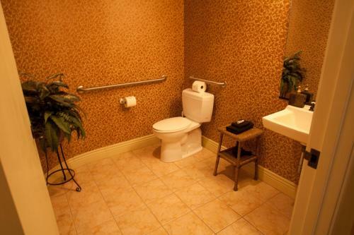 Hotel Destinations Inn Theme Rooms